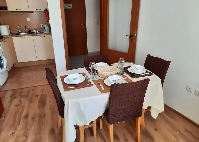 Central, 1 Bed Apt, 3* Yassen *