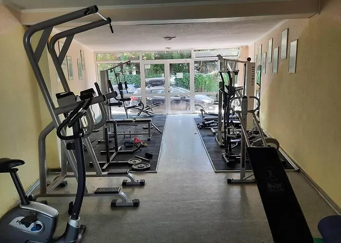 Central, 1 Bed Apt, 3* Yassen Lejlighed *