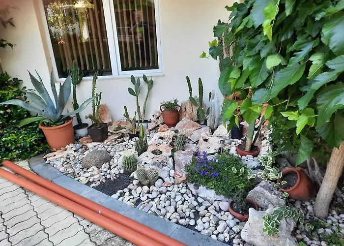 Central, 1 Bed Apt, 3* Yassen 公寓 *