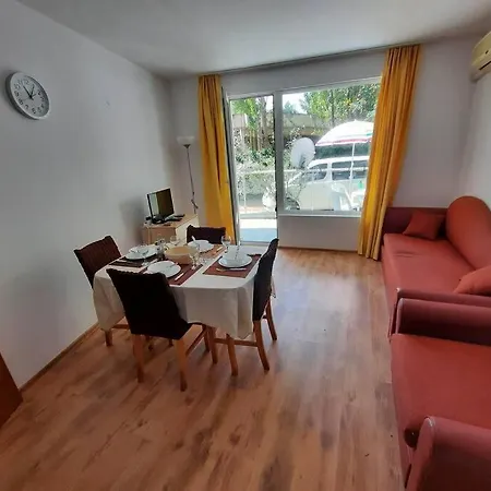 Central, 1 Bed Apt, 3* Yassen *